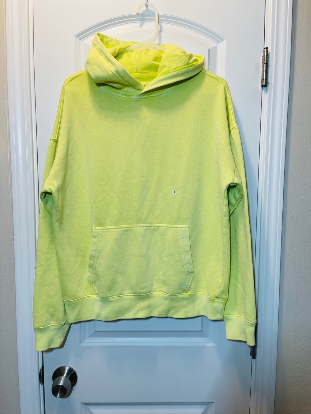 Aeropostale Crewneck Hoodie in Neon Yellow-Green